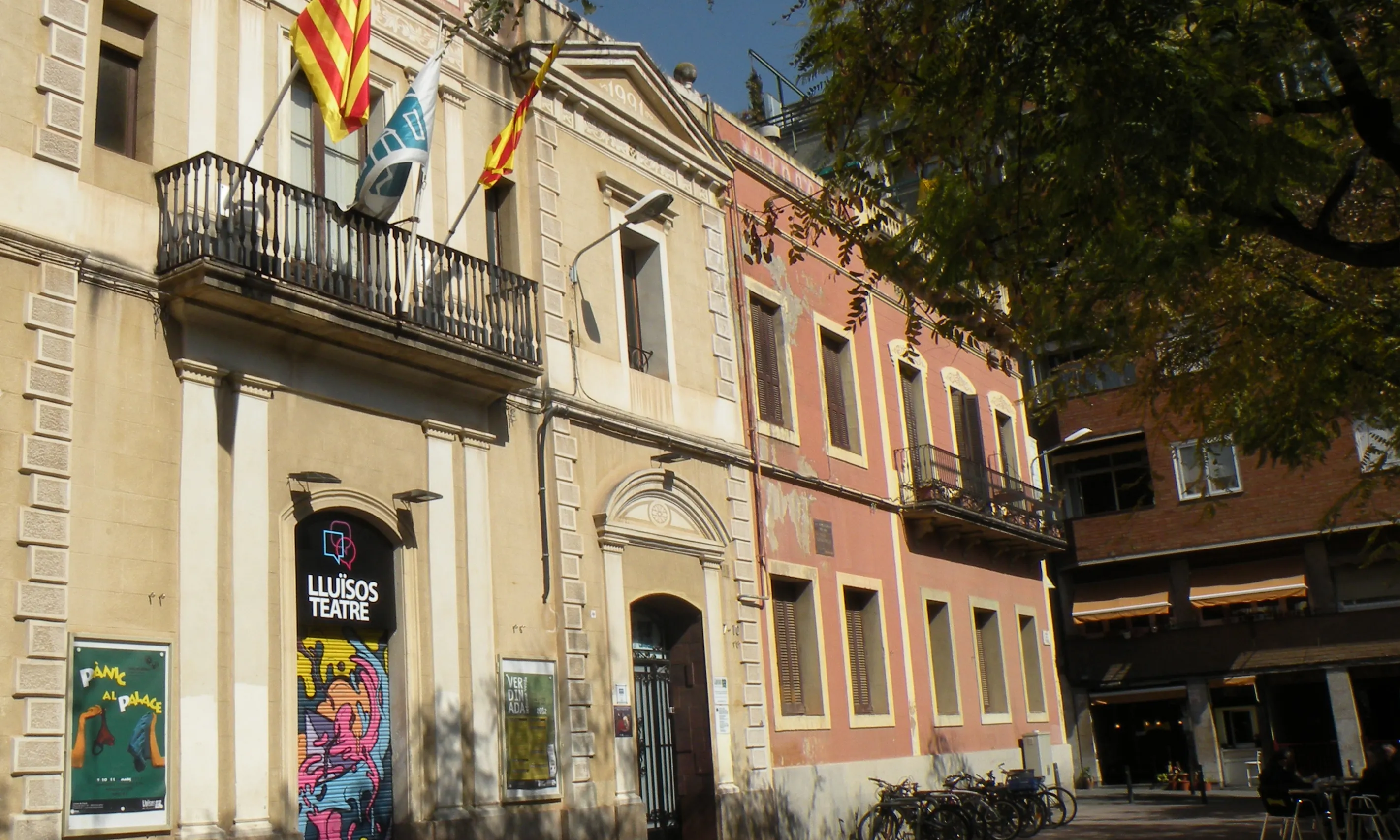 Façana dels Lluïsos de Gràcia