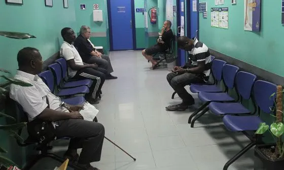 Persones en una sala d'espera d'un centre sanitari
