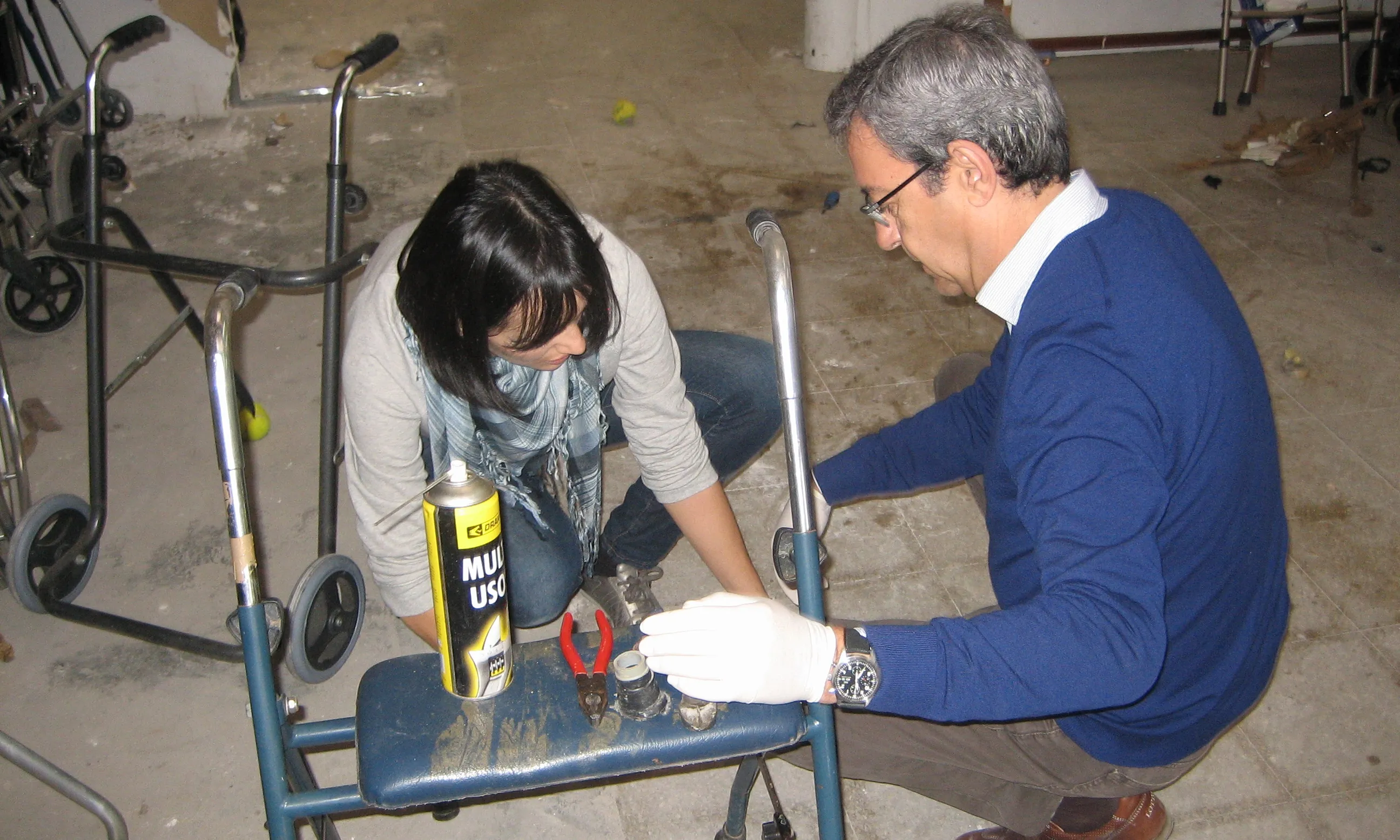 Treballadors del Grup Danone van ajudar a supervisar material ortoprotèsic