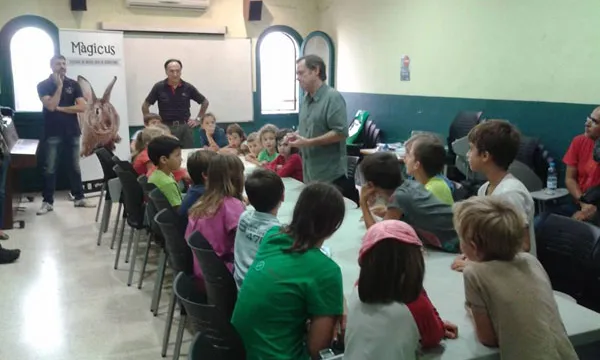 Tallers de màgia a Lluïsos de Gràcia 