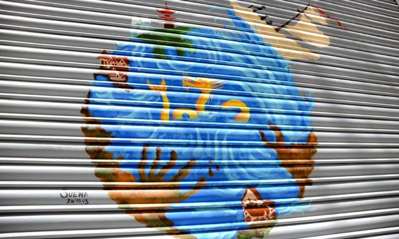 Persiana del Raval pintada a través del projecte LiterArt