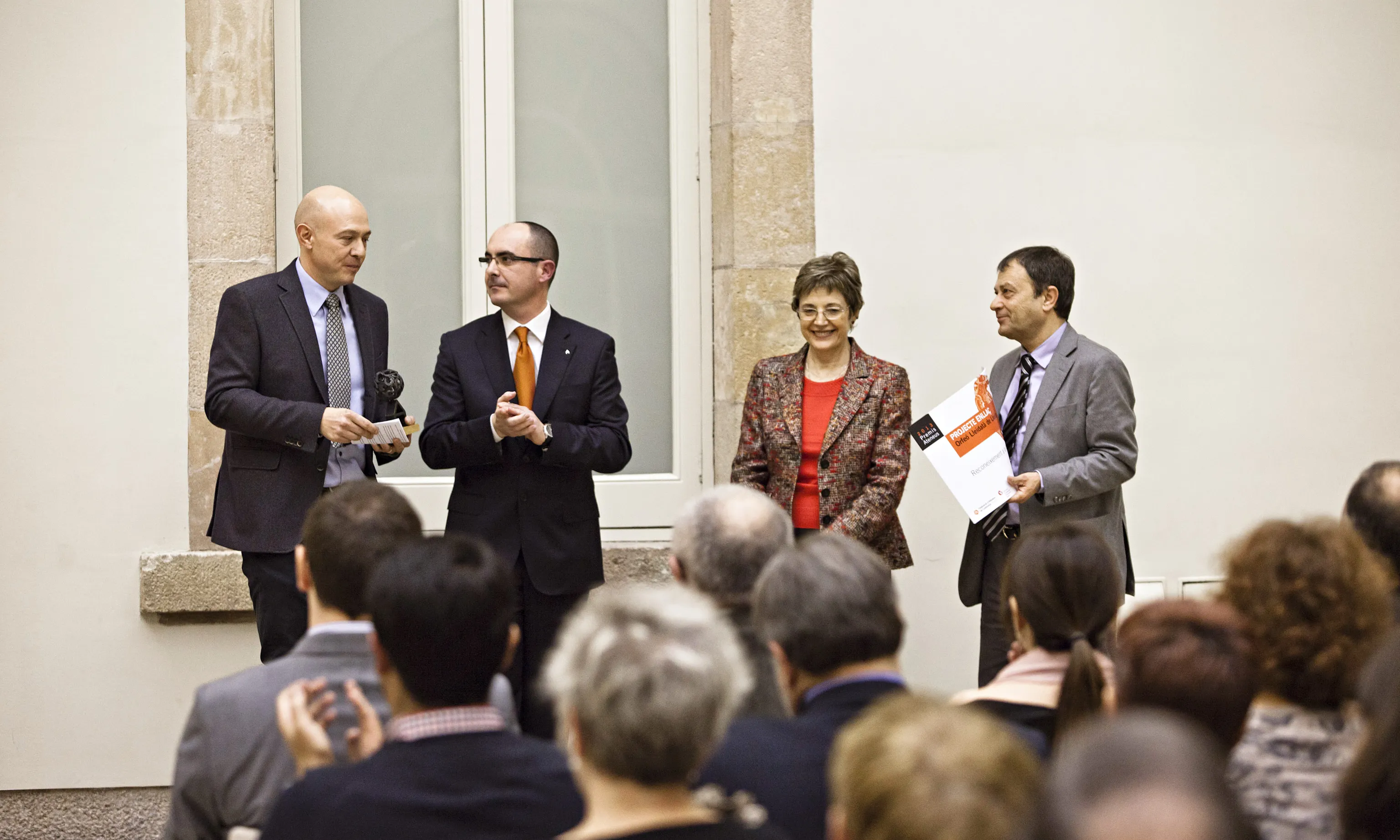 Salvador Casals i Francina Alsina lliurant el reconeixement