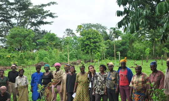 Dones de Camerun. Font: glovalgiving.org