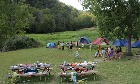 Uns campaments de l'AE Montnegre, de Calella.