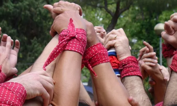 La base organitzativa dels castells és l’associacionisme.