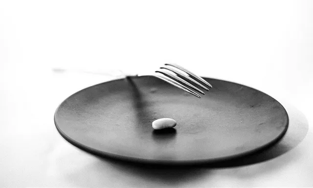 Plat buit. Família. Pobresa_felixbernet_Flickr