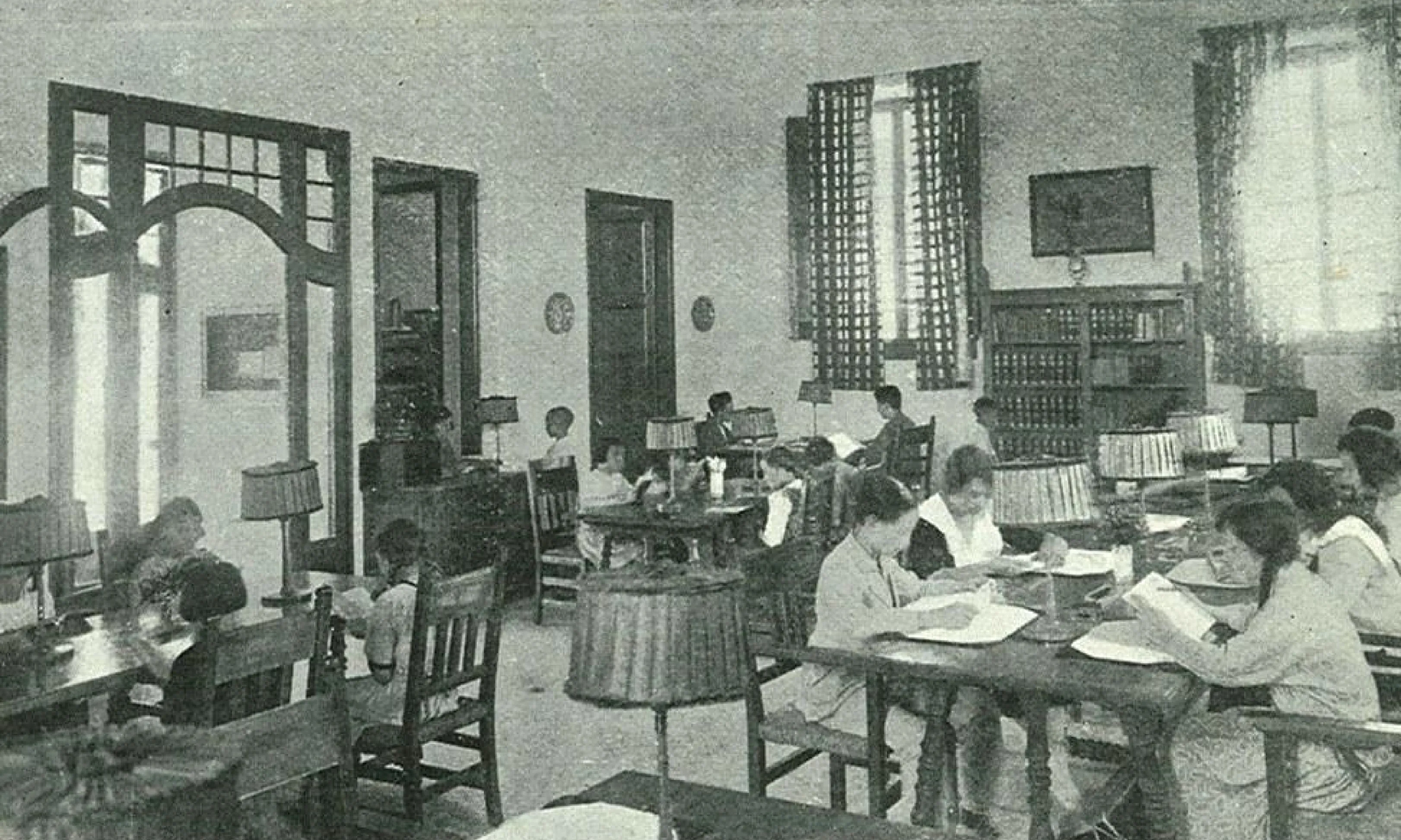 Sala de Lectura de la biblioteca popular de Pineda de Mar