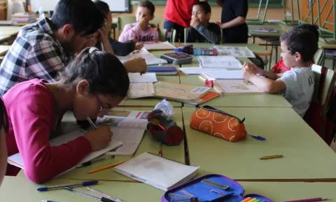 Voluntariat amb infants de la FAS (Font: Claudia Bañón)