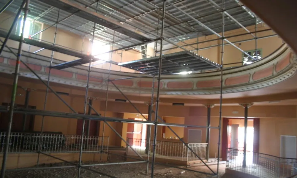 Imatge del Teatre de Sant Vicenç de Sarrià en obres