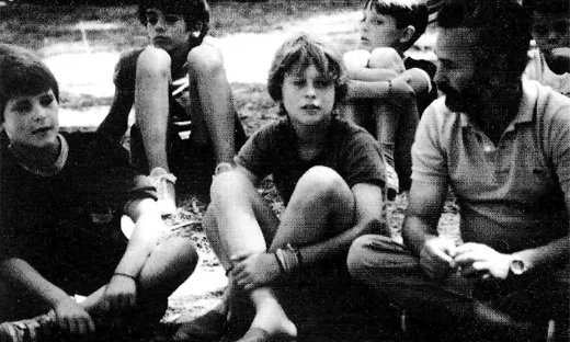 Joaquim Franch en un campament als Aiguamolls de l'Empordà, l'estiu de 1984.