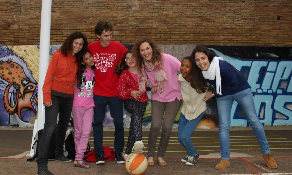 Experiència d'APS de reforç escolar i lleure amb infants
