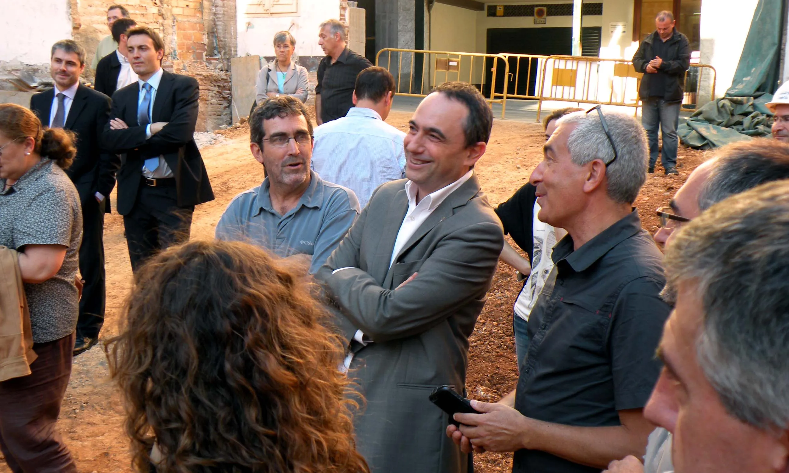Jaume Ciurana i Oriol Hosta visitant les obres de Lluïsos