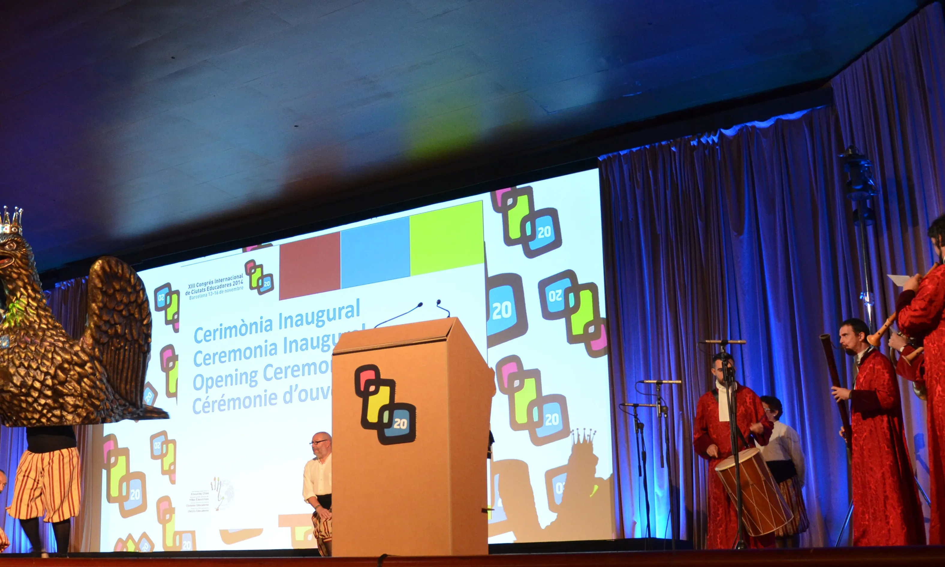 L'Àliga de Bacelona ha saludat els participants al Congrés