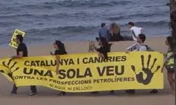Activistes en contra de les prospeccions a Catalunya i a Canàries (imatge; aturemlesprospeccions.wordpress.com)