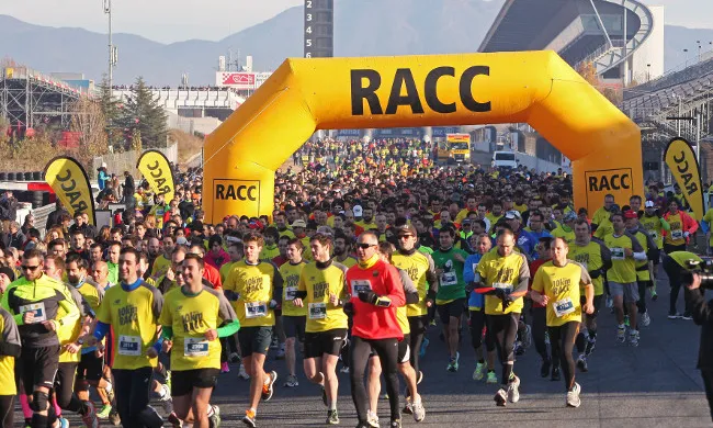 Inici de la Cursa del RACC del 2013 (Imatge cedida pel Circuit de Catalunya)