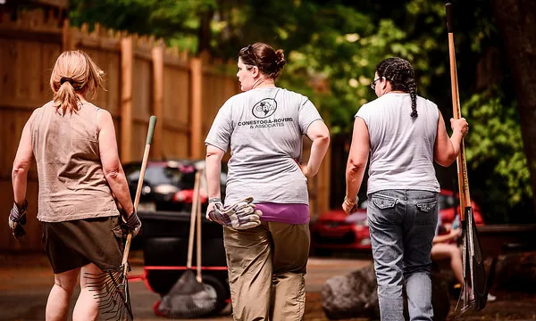 Voluntariat - Font: flickr de Steve Janosik
