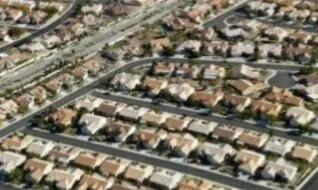 Una urbanització desenvolupada en desacord al paisatge del seu territori el banalitza (imatge: Rafael Palomero)
