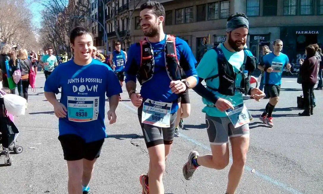 En David i l'Alexis, corrent els últims quilòmetres junts