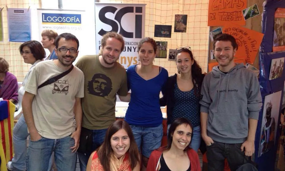 Grup del Servei Civil Internacional amb una voluntària europea (Font: FAS)