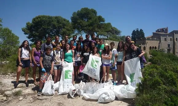 Let's clean up europe a Tamarit (imatge: Associació Mediambiental La Sínia)