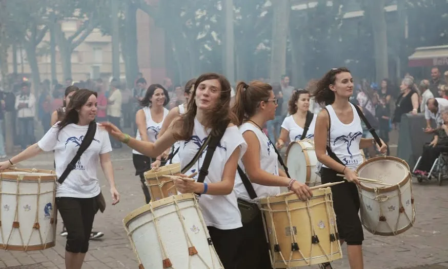 Colla de percussió "Guspira Blanca" (Font: Blancs)