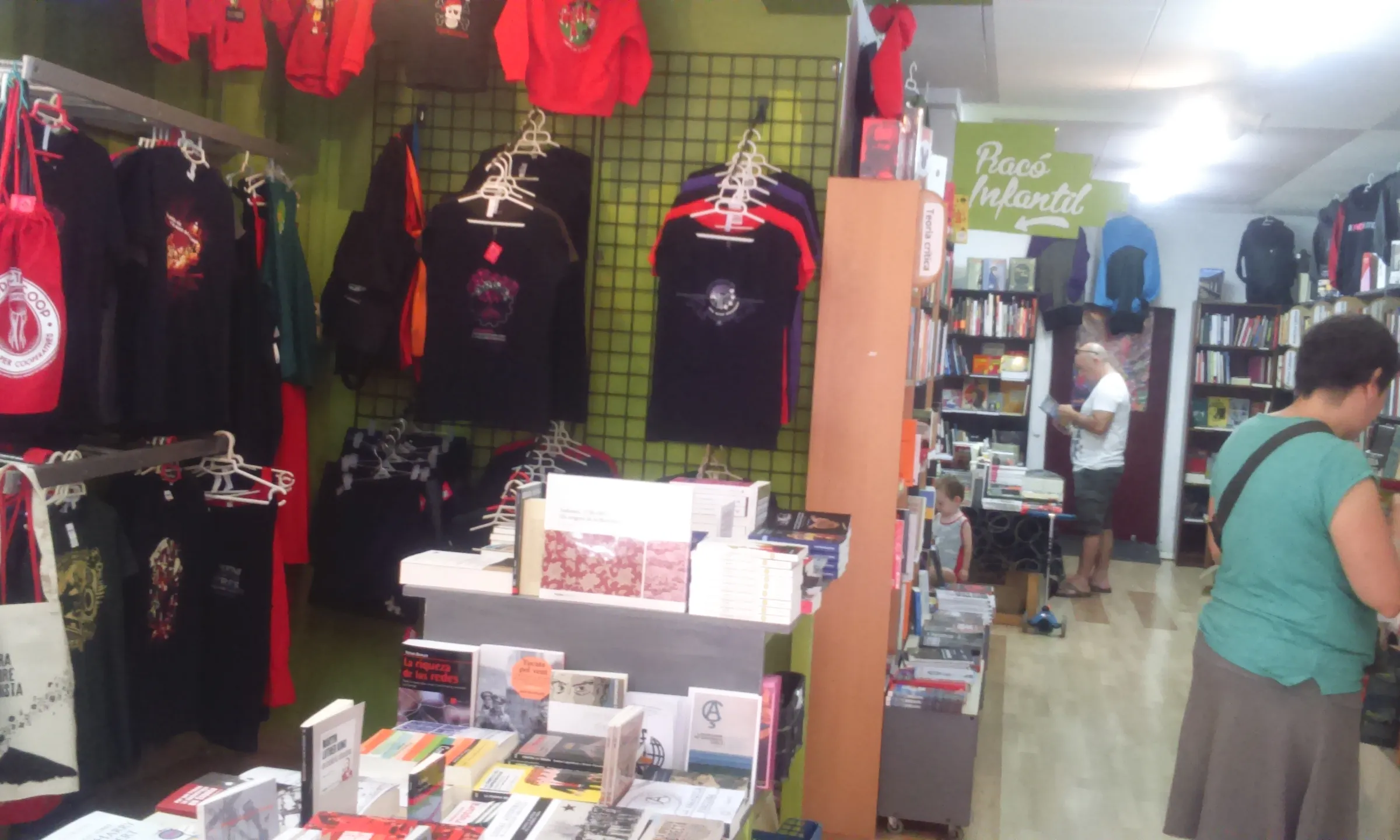 Llibreria-botiga La Ciutat Invisible (c/Riego, 35 - Barcelona)