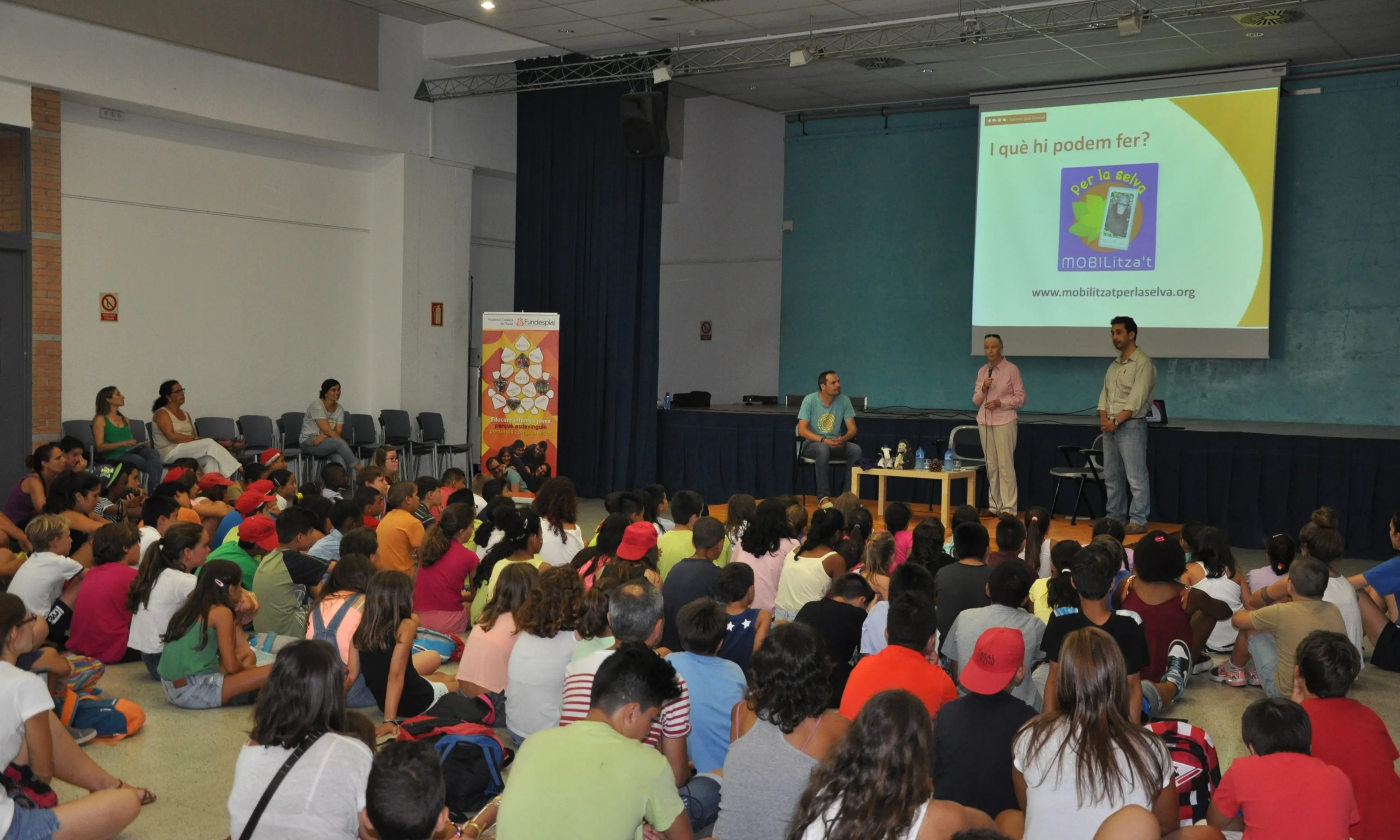 Moment de la jornada amb els infants. Font: Fundesplai