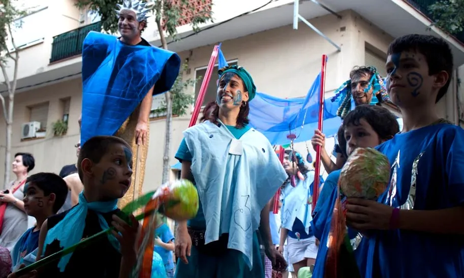 Animació al carrer al Poble Sec