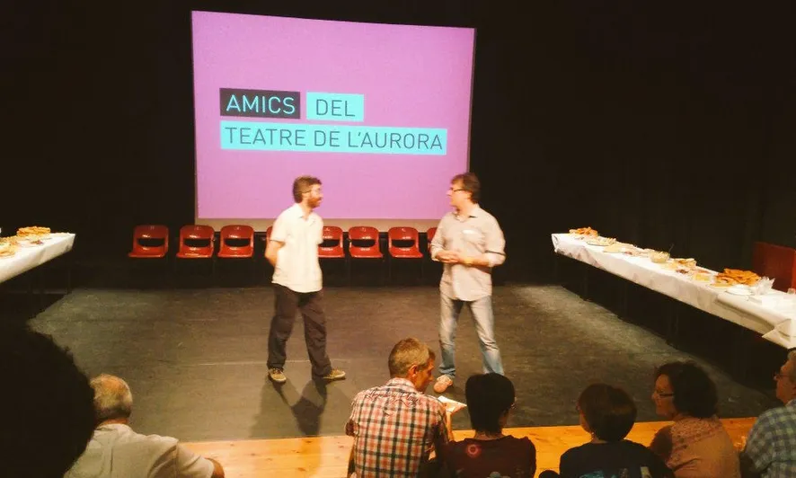Amics del Teatre de l'Aurora d'Igualada han posat en marxa la campanya “Tenir amics no té preu” (font: Amics del Teatre de l'Aurora)