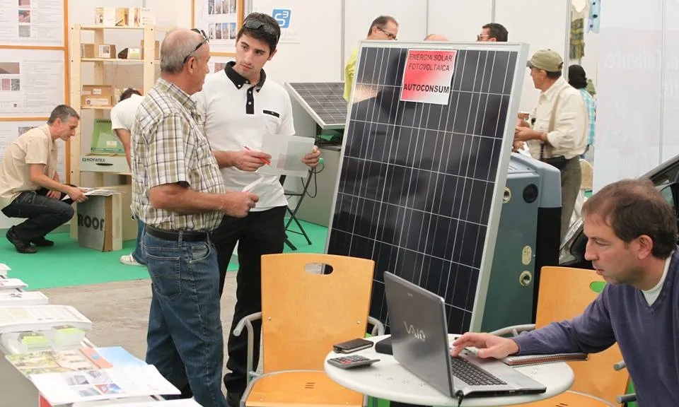 Energes renovables a l'anterior edició de la fira (imatge: facebook.com/firamediambient.tarrega)
