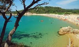 La platja del Castell de Palamós, salvada per l'acció ciutadana de la Plataforma Salvem el Castell (imatge:meteopalamos)