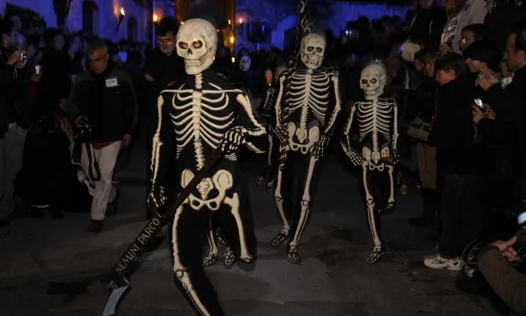 La Dansa de la Mort de Verges, Festa Tradicional d'Interès Nacional (imatge:laprocesso.cat)