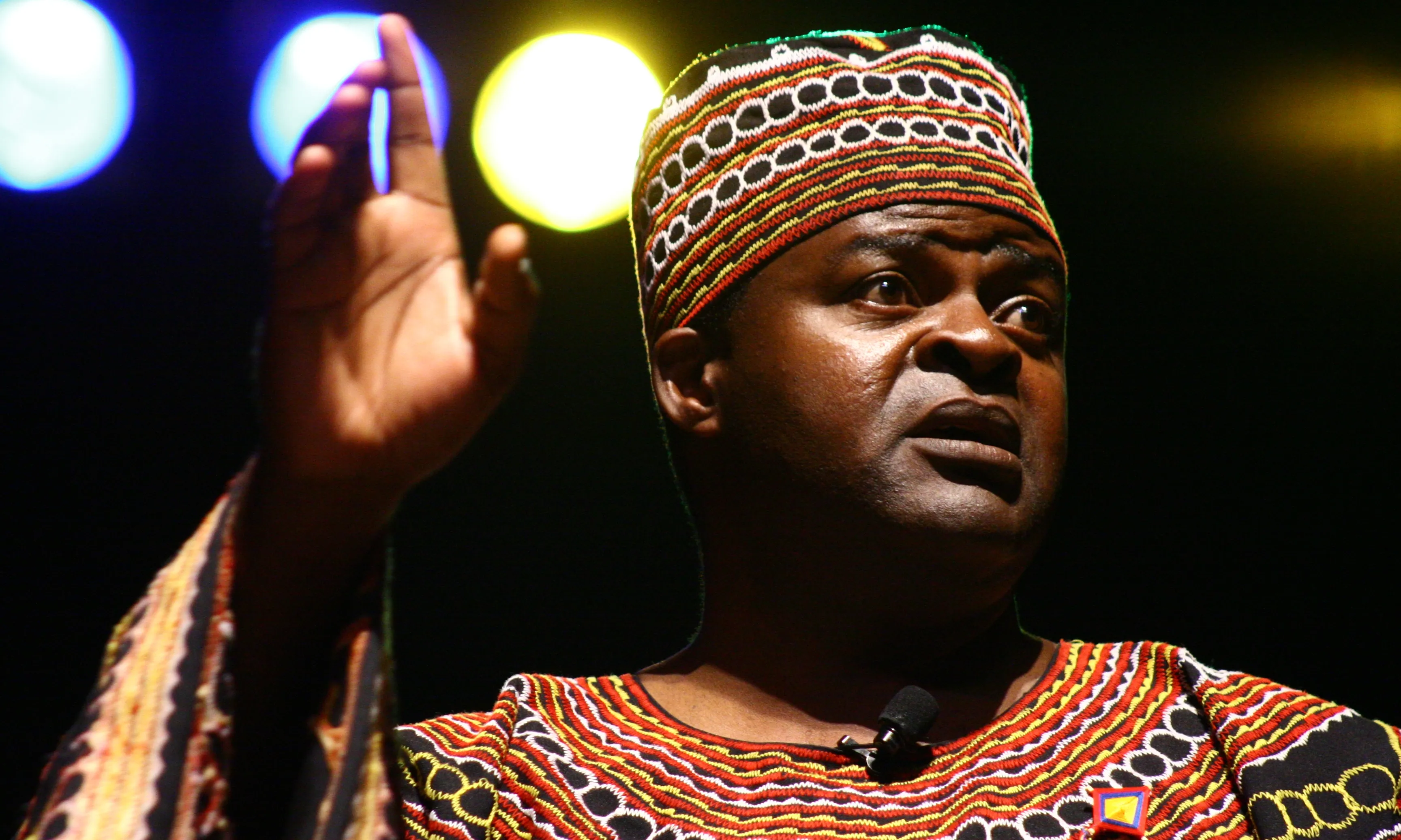 Boniface Ofogo - Narrador camerunès