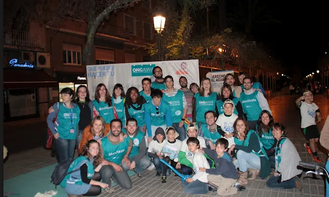 Grup de voluntariat d'ONGAWA.  Font: ONGAWA