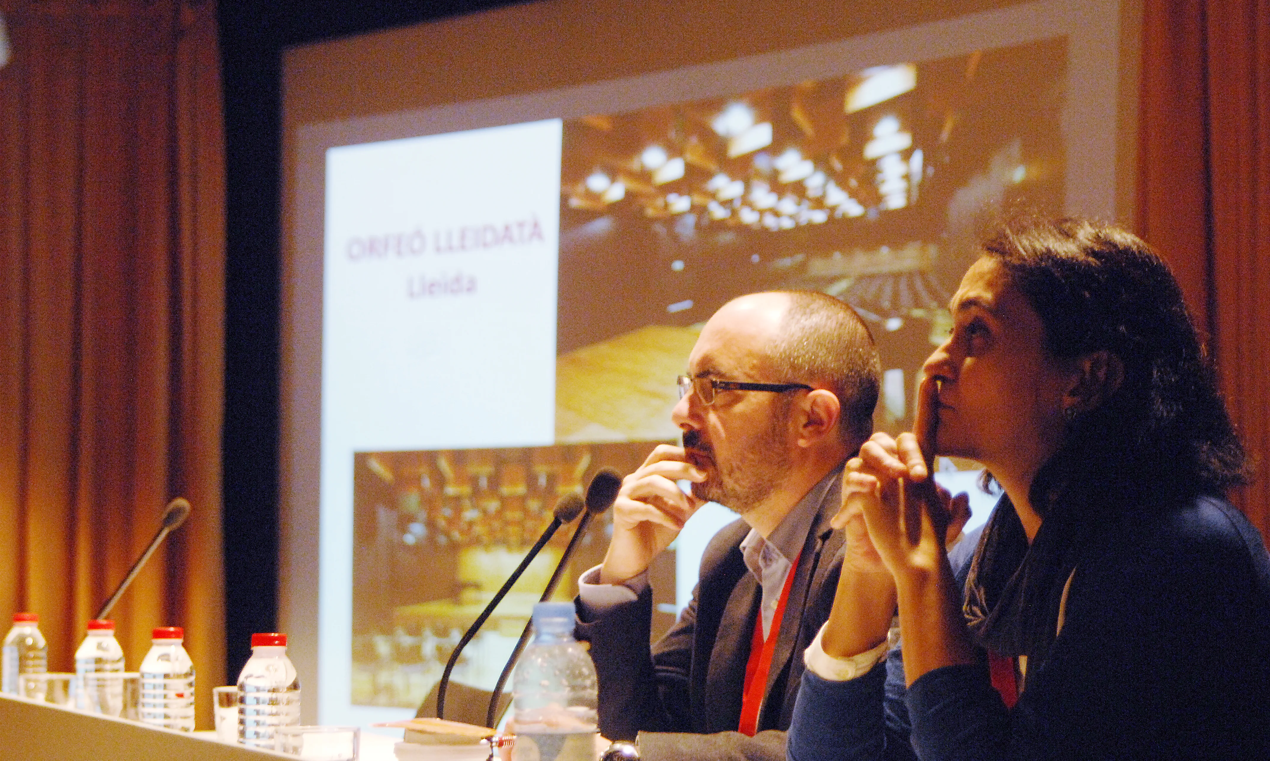 Salvador Casals és president de la Federació d'Ateneus de Catalunya; Íngrid Marín és coordinadora de la XTAC.