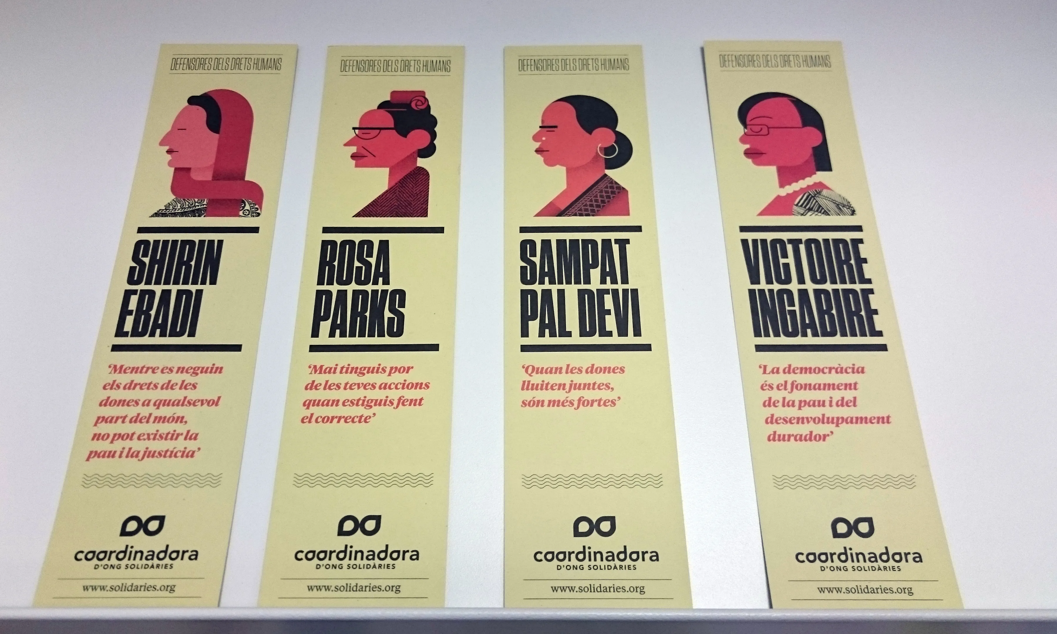 Punts de llibre sobre dones defensores dels Drets Humans.