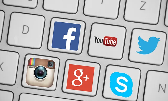 Teclat de xarxes socials. Font: Pixabay