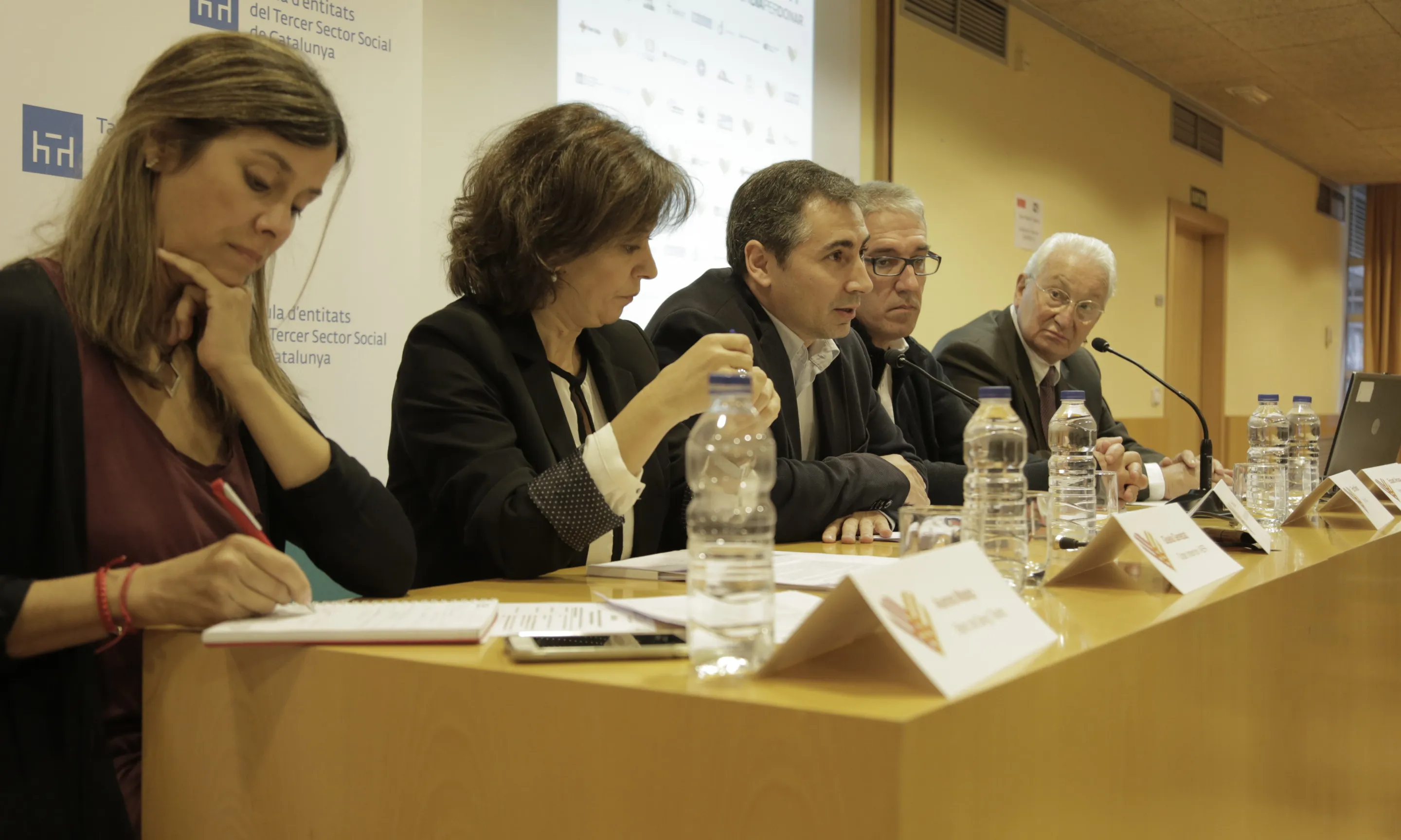 Ponents a la roda de premsa  (Font: Giving Tuesday)