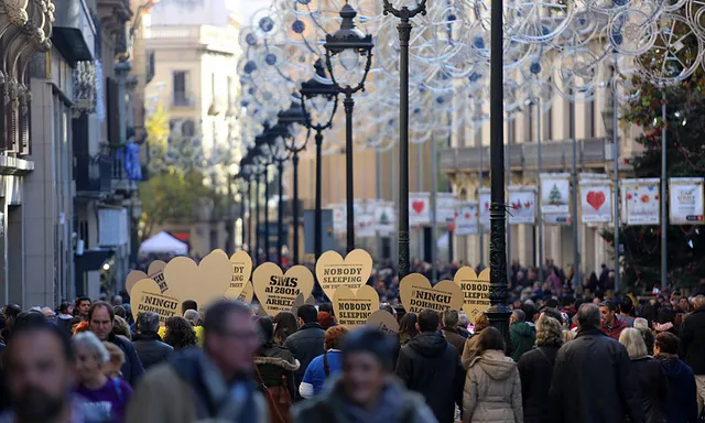Ningú dormint al carrer. Font: Flickr Arrels Fundació