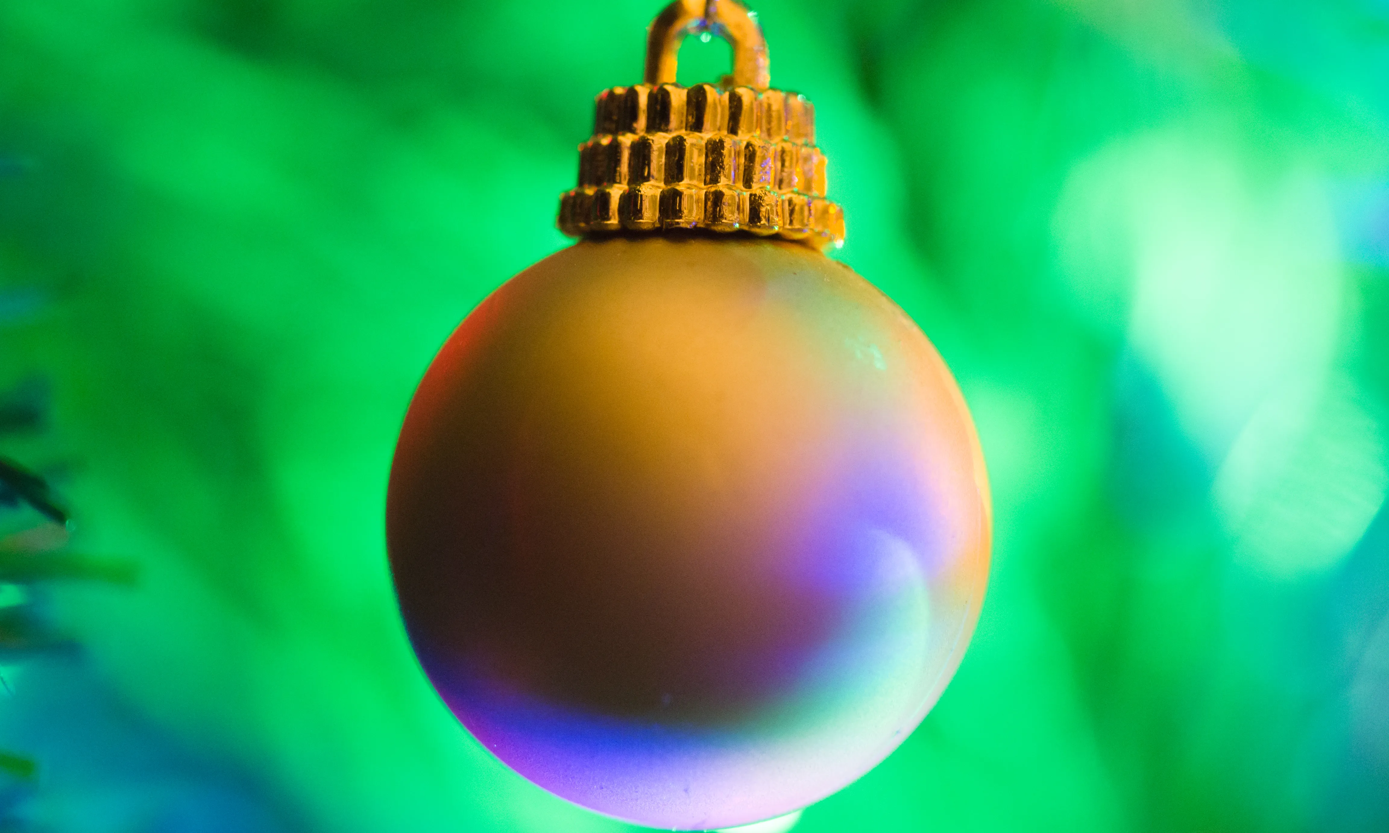 Bauble_(11392456274)