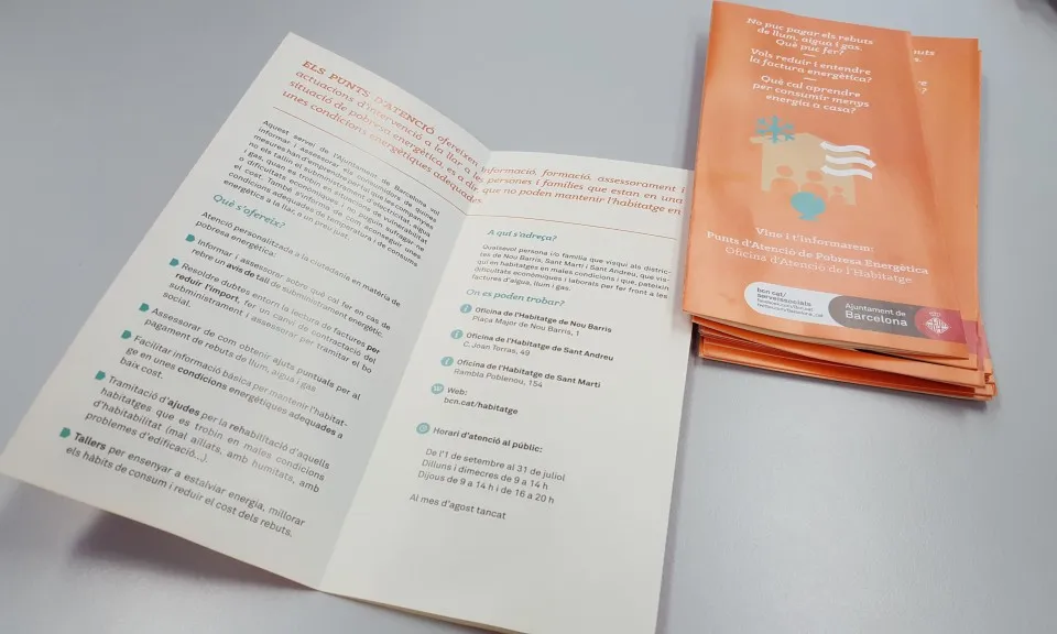 Díptics amb informació sobre el servei