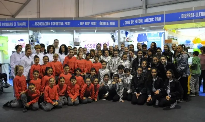 Foto de grup de la Mostra d'entitats del Prat 2014. Font: Ajuntament del Prat