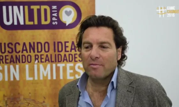Manuel Lencero, CEO d'UnLtd Spain, explica en un vídeo en què consisteix el programa
