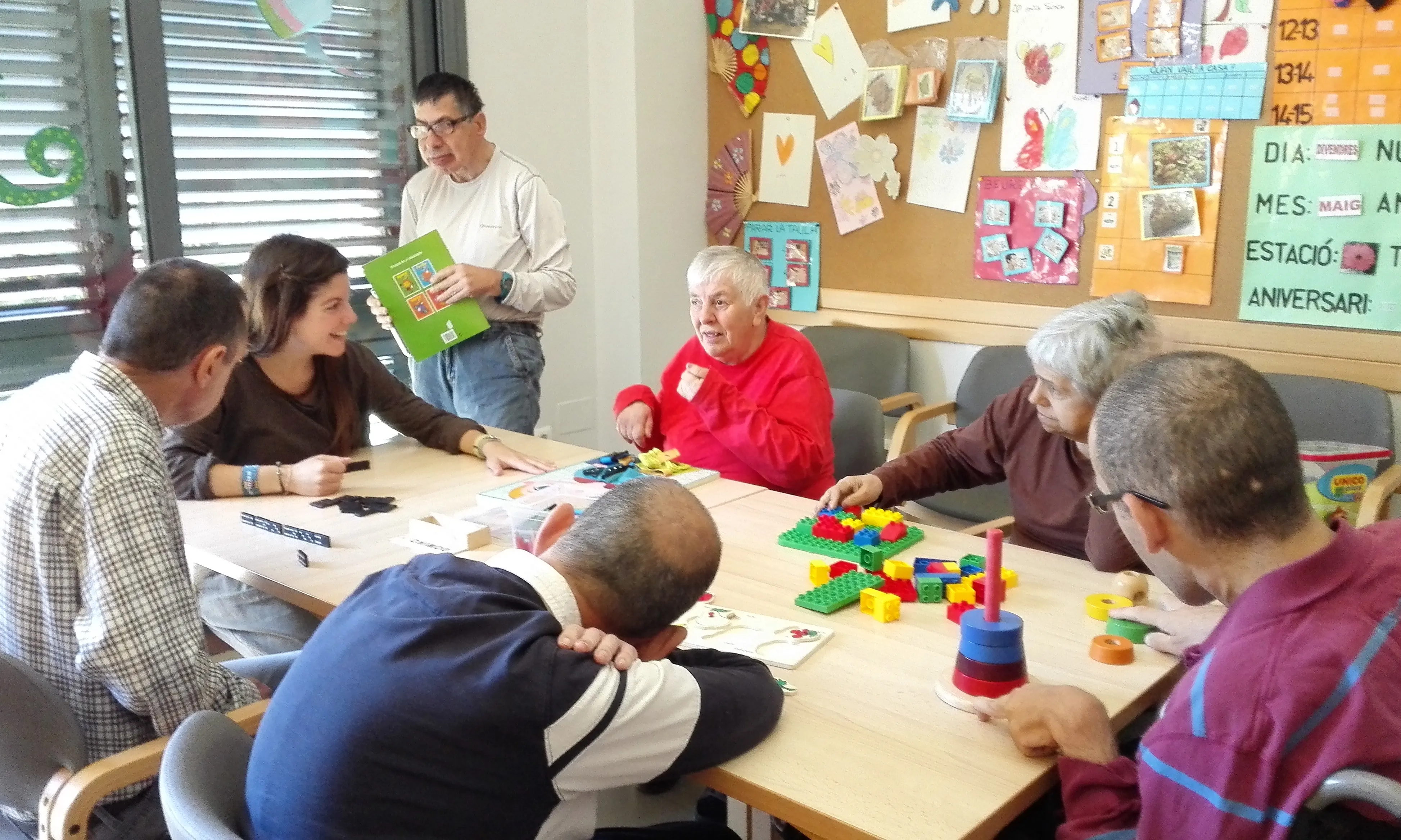 Activitat dinamitzada per una voluntària (Font: Fundació Ramon Noguera)