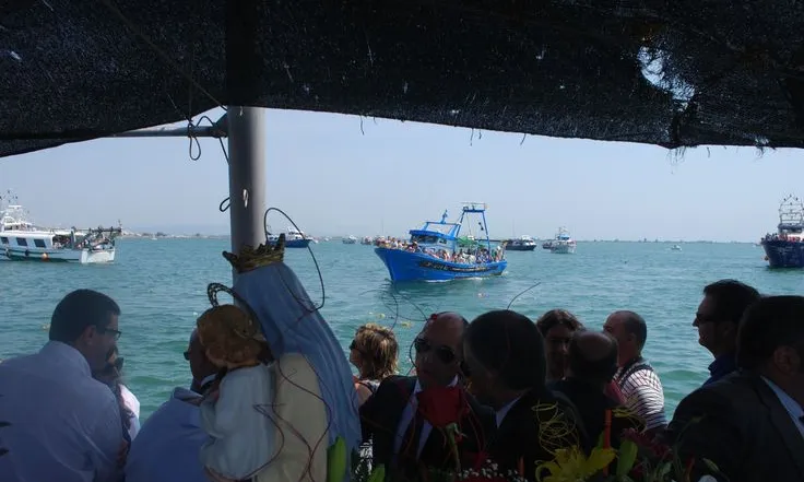Els pescadors a les processons marines de les festes del Carme (larapita.cat)