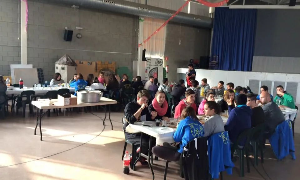 Jovent de l'Associació de Joves "Font del Peu" de Masdenverge (imatge: Associació Joves Font del Peu)