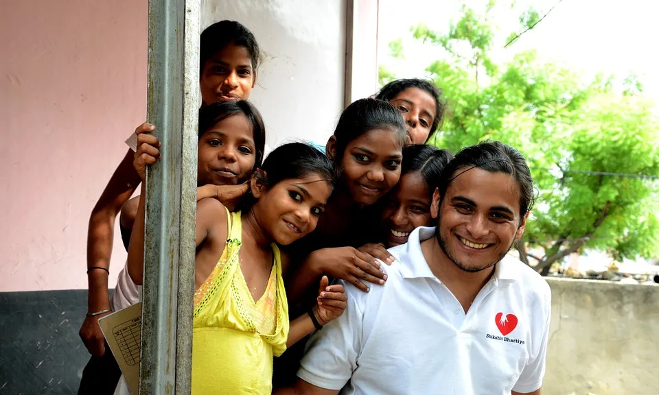 Instantània d'un voluntariat internacional. Font: Pixabay