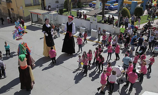 Ball i gegants a Firacamp. Font: territoris.cat 