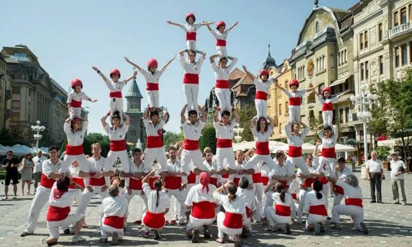 Colla falconera a l'Aplec de l'any 2014.