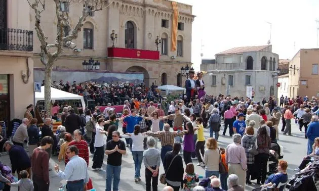 Aplec de la Sardana i Fira d’Artesans d(Vilassar de Dalt està, 20 de març).
